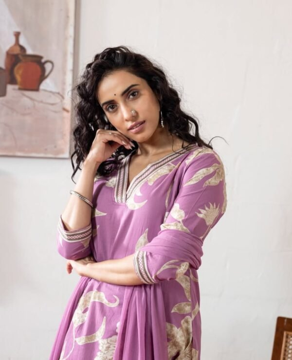 Lilac Stitched Suit With Dupatta